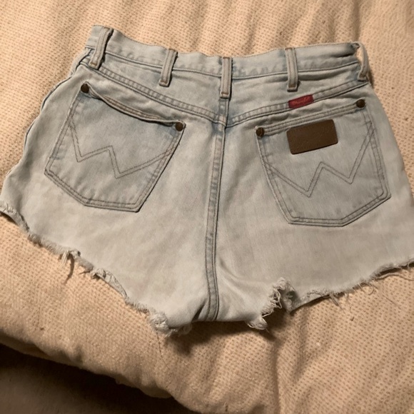 Wrangler Light Wash Booty Shorts - Picture 2 of 3